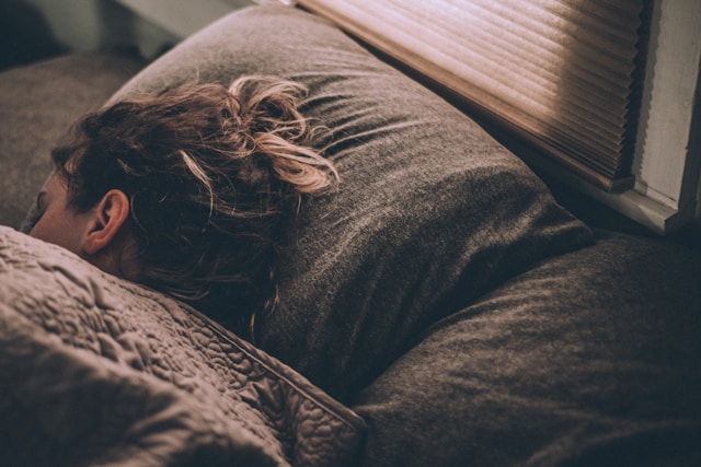 Niet kunnen slapen: wat hypnose bij slaapproblemen doet